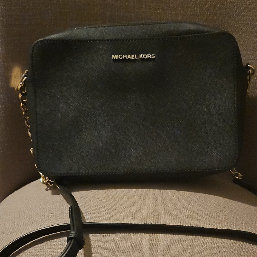 Michael Kors Elegant Black Crossbody Bag